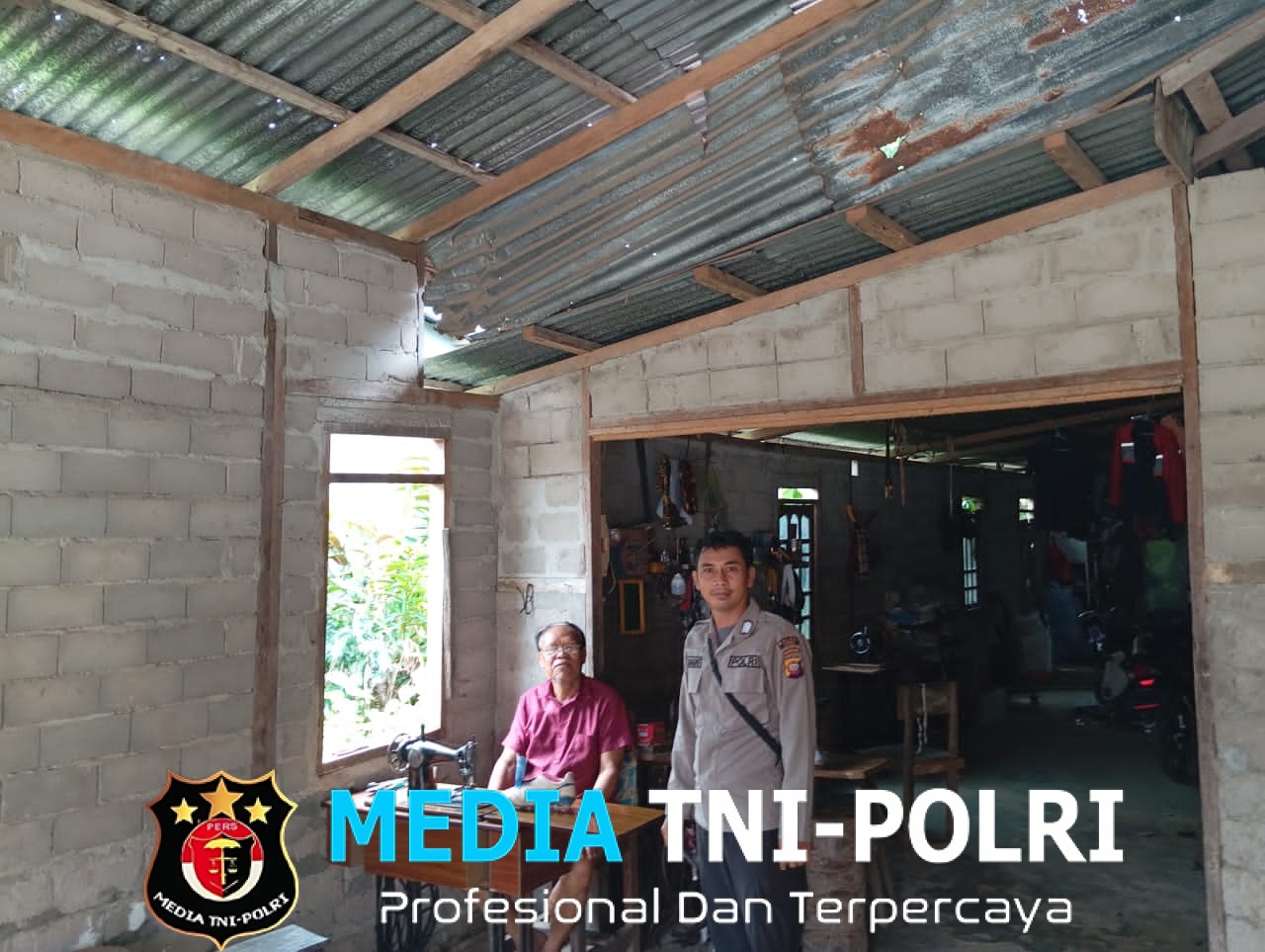 Jaga Kamtibmas yang Kondusif Bhabinkamtibmas Lakukan Patroli Rutin