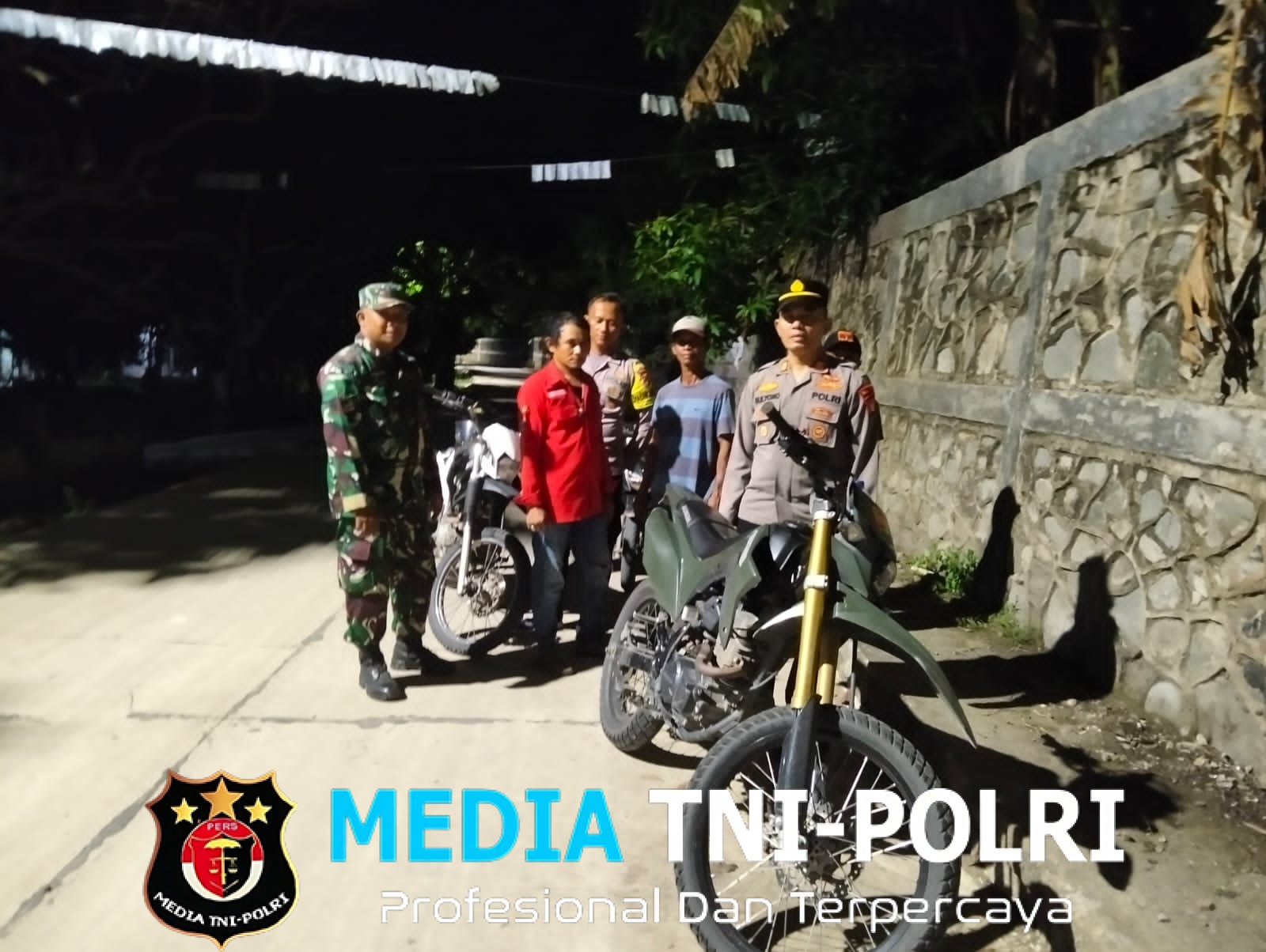 Cipta Kondusif Kapolsek Muaragembong Pimpin Patroli, Gandeng Tokoh Masyarakat