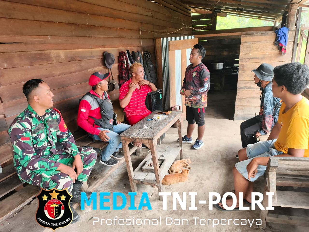 Guna Tercipta Situasi Kondusif Dan Aman Babinsa Komsos Serta Pantau Wilayah Binaan