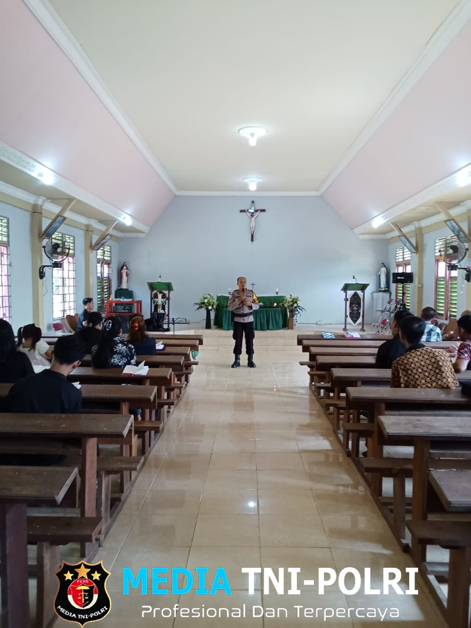 Walau Hari Libur, Kapolsek Sebangki Tetap Berikan Himbauan di Gereja Oktavianus