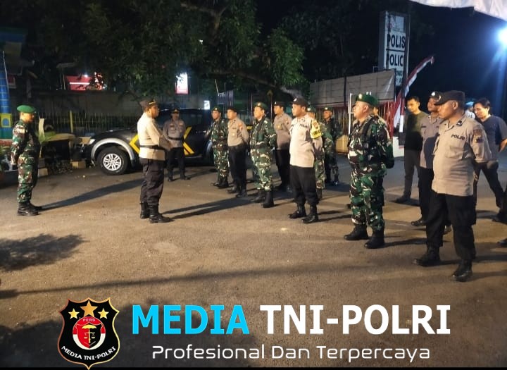 Koramil dan Polsek Mondokan Kompak Patroli bersama
