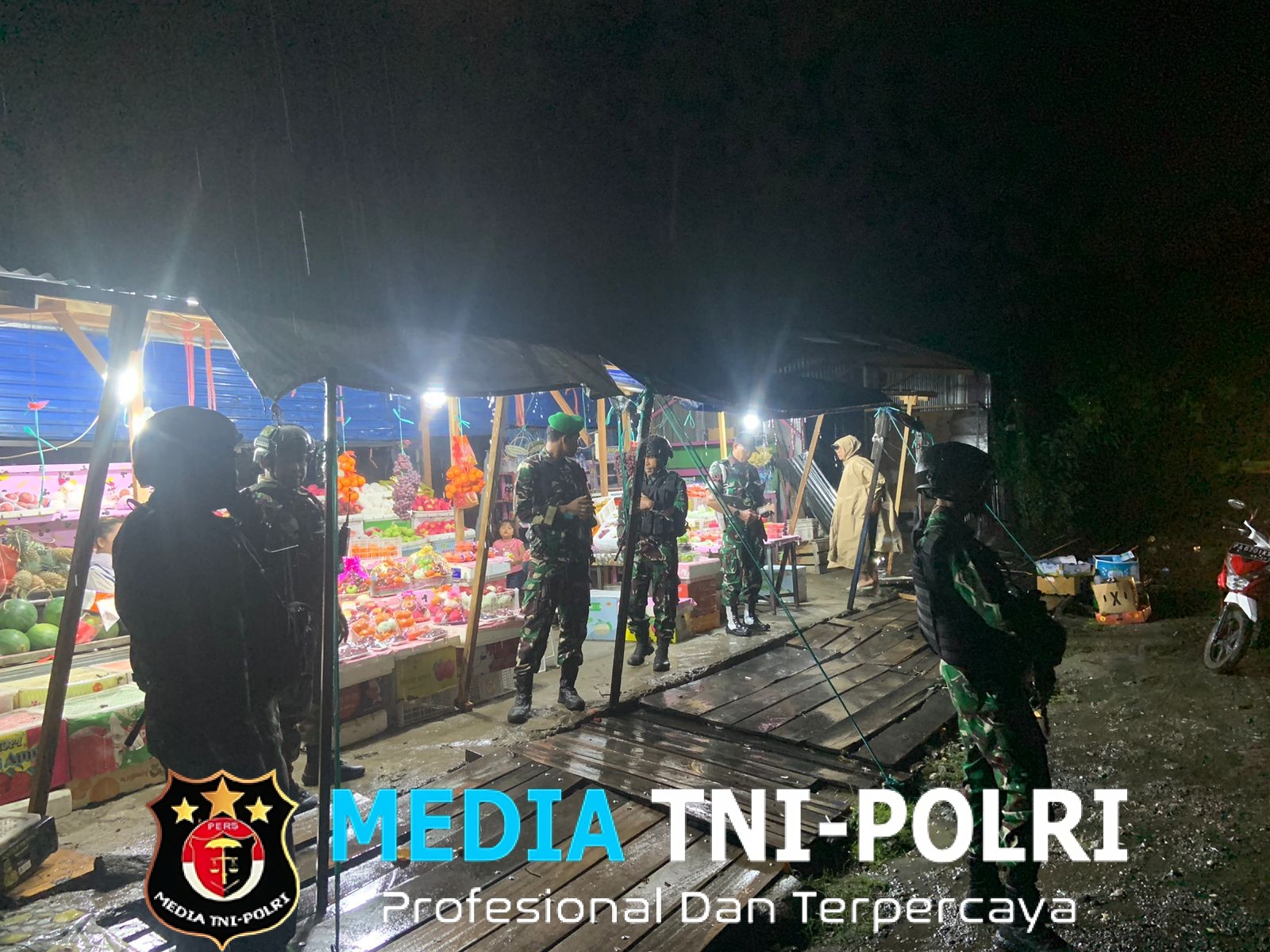 Antisipasi Tindakan Kriminal di Malam Hari, Anggota Kodim 1705/Nabire Gelar Patroli Malam