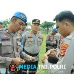 Kapolres Tulang Bawang Barat Lakukan Pemeriksaan Sikap Tampan dan Kelengkapan Data Diri Personil