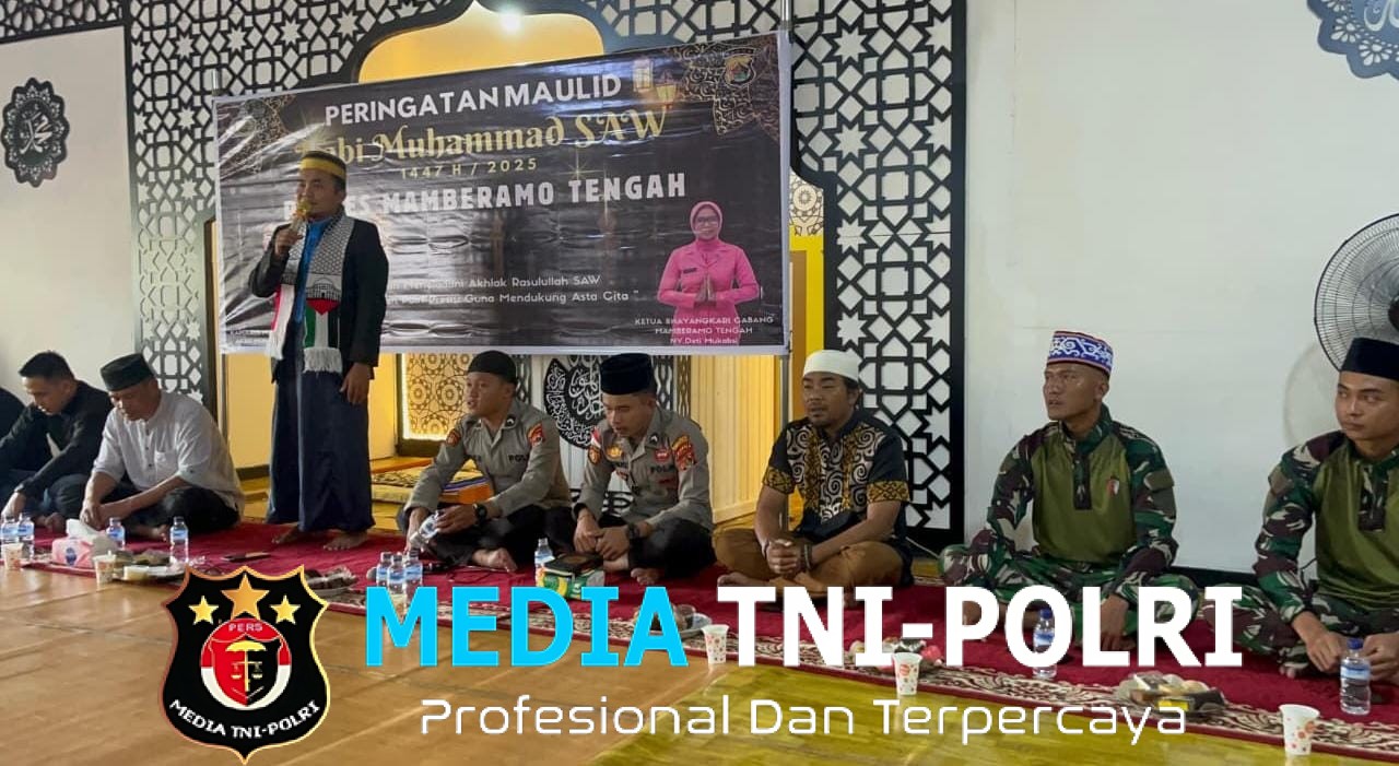 Maulid Nabi Muhammad SAW Satgas Yonif 521/DY Turut Hadir di Masjid Al j Tengah