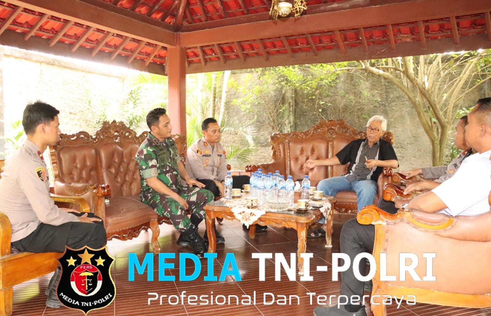 Sambang dan Silaturahmi, Kapolres Lampung Utara Ajak Tokoh Adat Bersinergi Jaga Kamtibmas