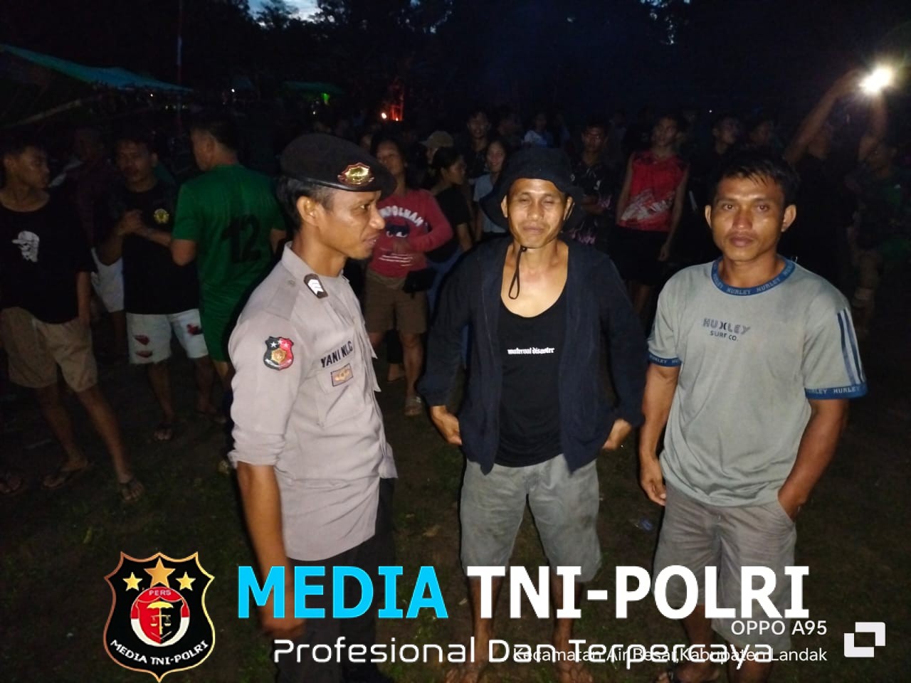 Patroli Malam Polsek Air Besar Membangun Keakraban, Menjaga Keamanan
