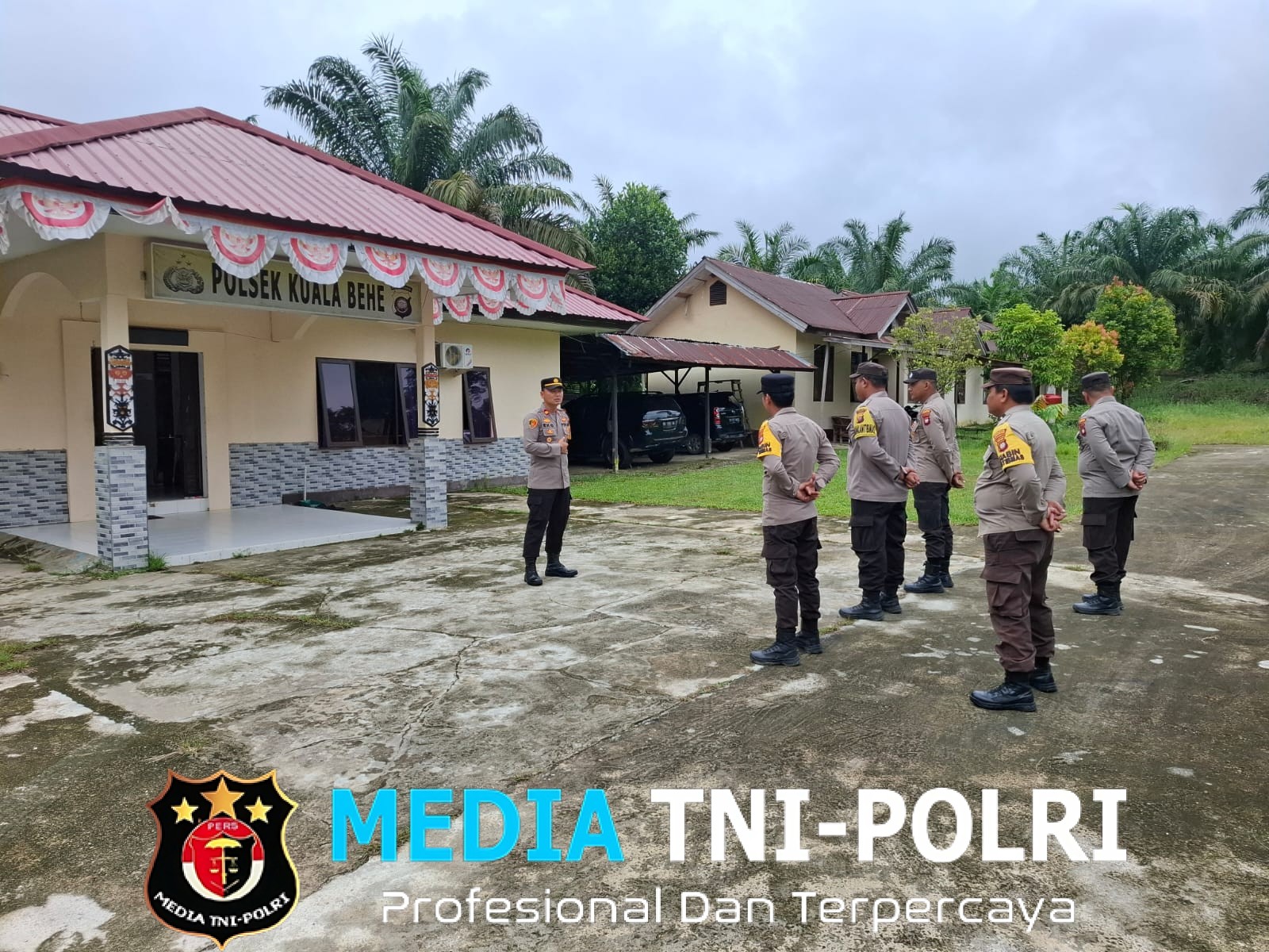 Kapolsek Kuala Behe Pimpin Apel Pagi Perdana, Tekankan Disiplin Dan Pelayanan Prima Kepada Masyarakat