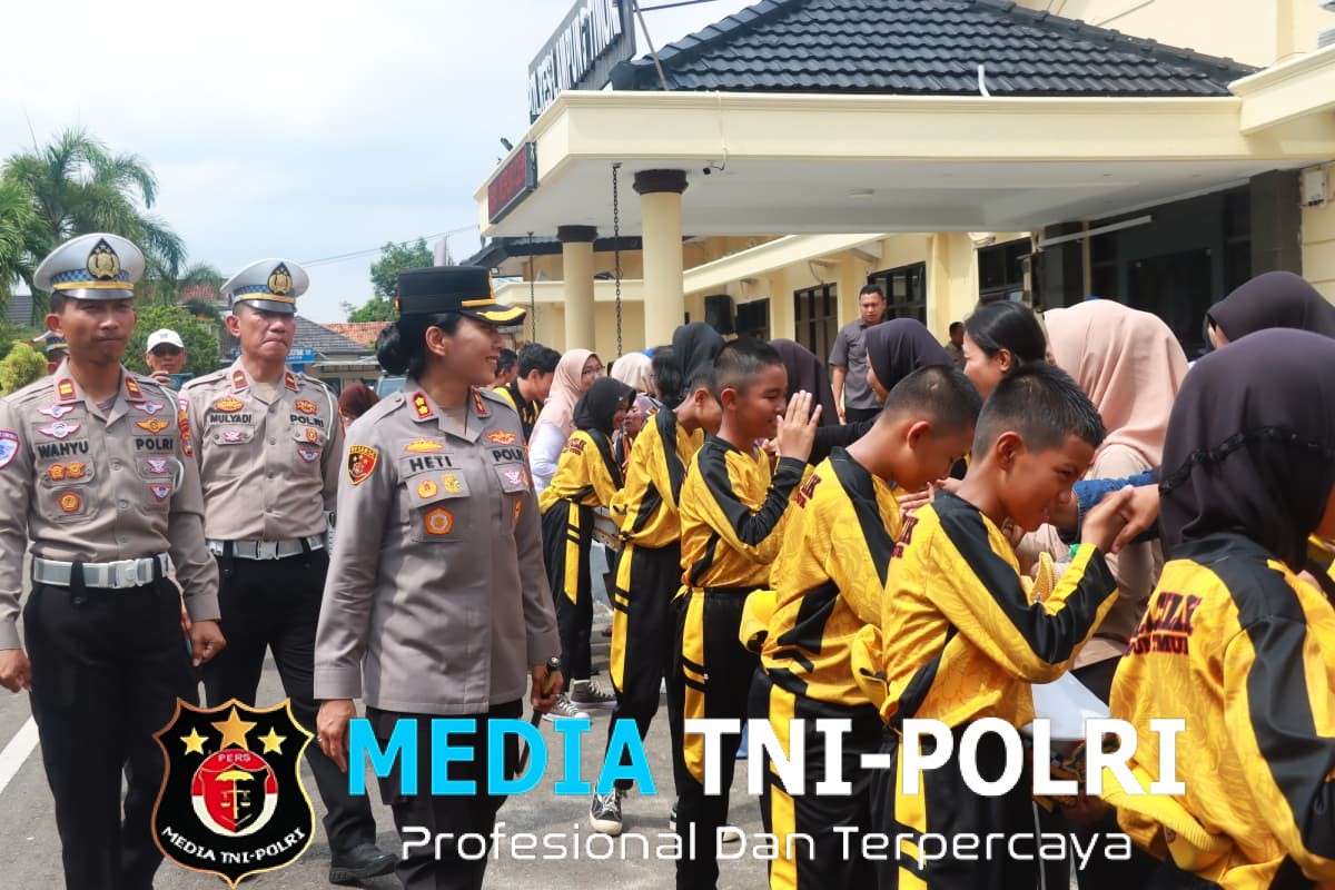 Lepas Tim Pocil, Kapolres Lampung Timur “Selamat dan Semangat Bertanding!”