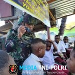 Satgas Yonif 521/DY Gelar Barbershop Gratis di Pos Kotis Distrik Walesi