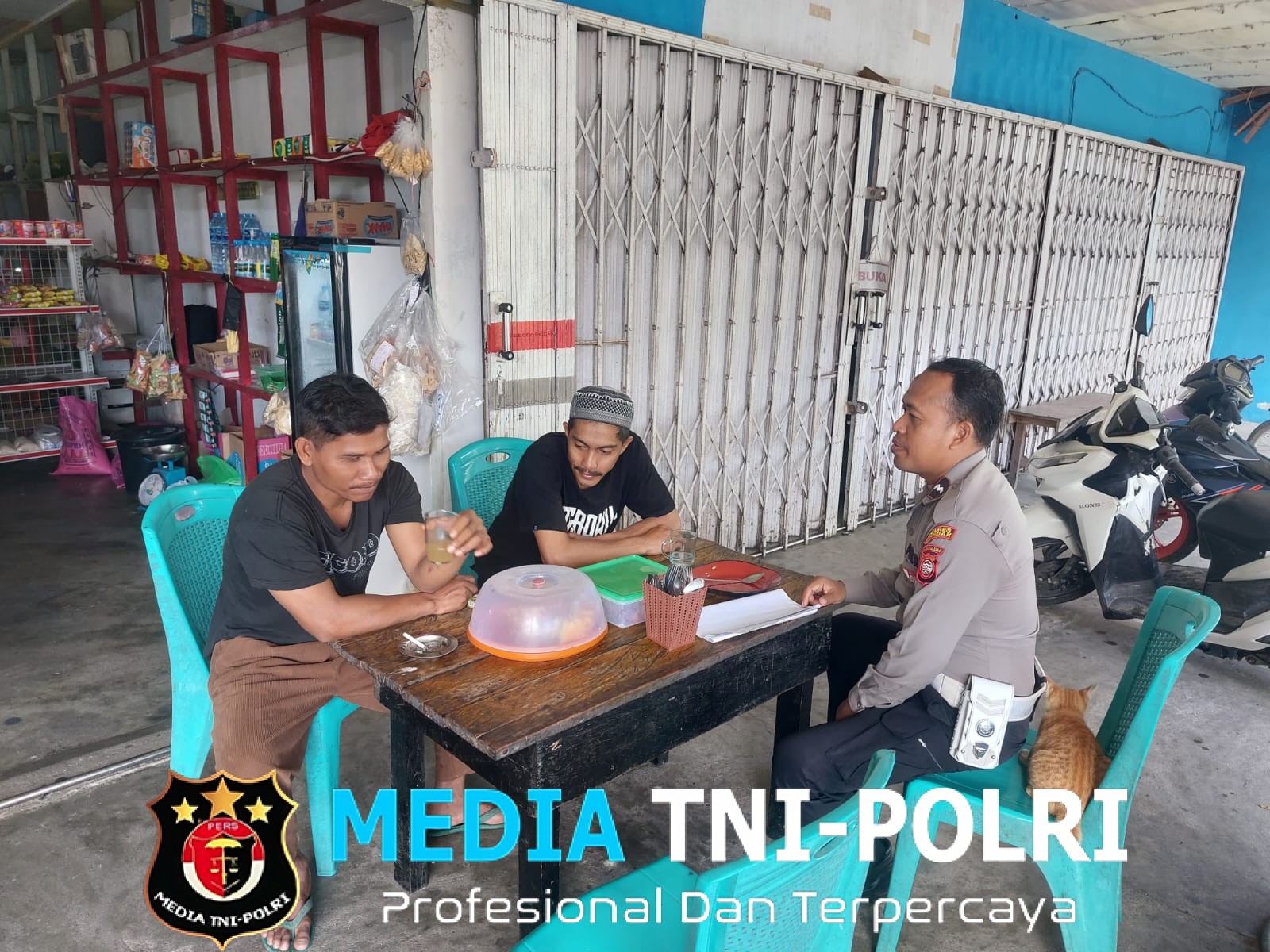 Utamakan Keselamatan! Polsek Mandor Beri Himbauan Tertib Lalu Lintas