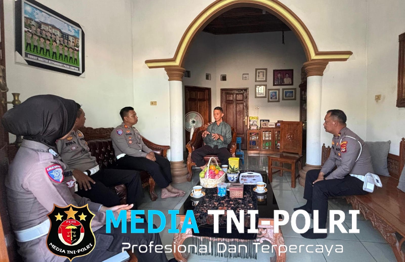 Sat Lantas Polres Lampung Tengah Gelar Anjangsana Berikan Bantuan kepada Purnawirawan Polri