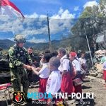 Prajurit Satgas Yonif 700/WYC Tebar Semangat Belajar di Ilaga