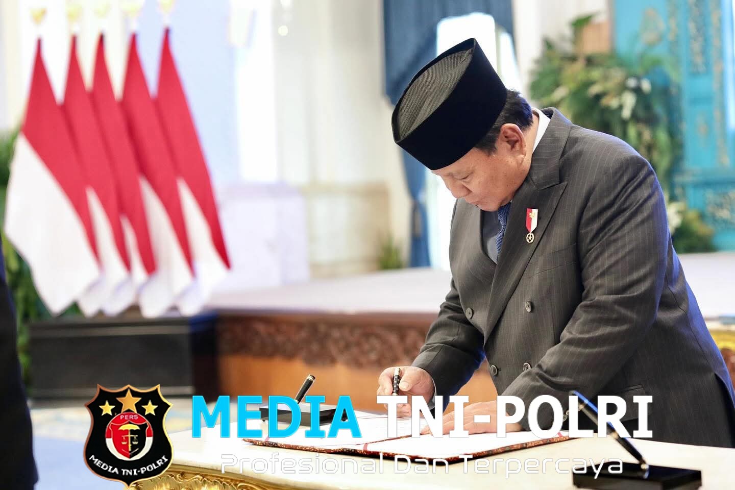 Presiden Prabowo Lantik Dua Menteri dan Tiga Wakil Menteri Kabinet Merah Putih