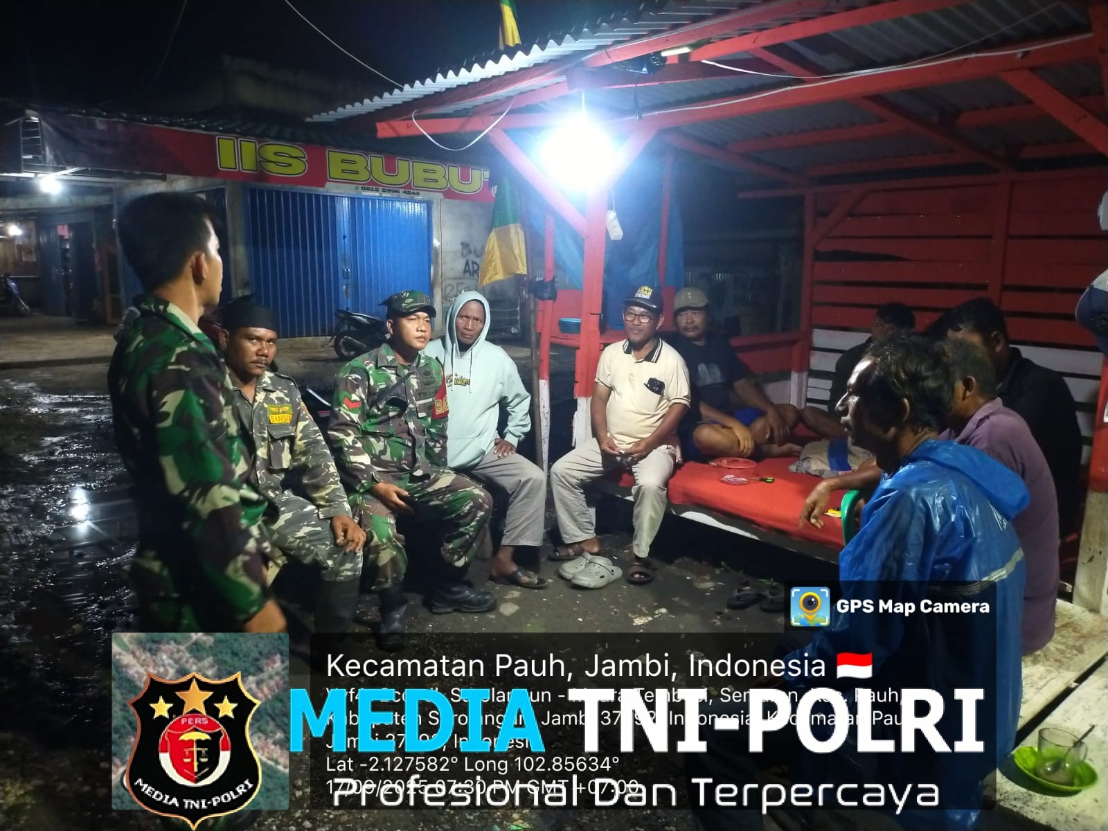 Demi Keamanan Wilayah Binaan Gencar Laksanakan Patroli dan Komunikasi Sosial Malam Hari di Wilayah Koramil 420-03/Pauh