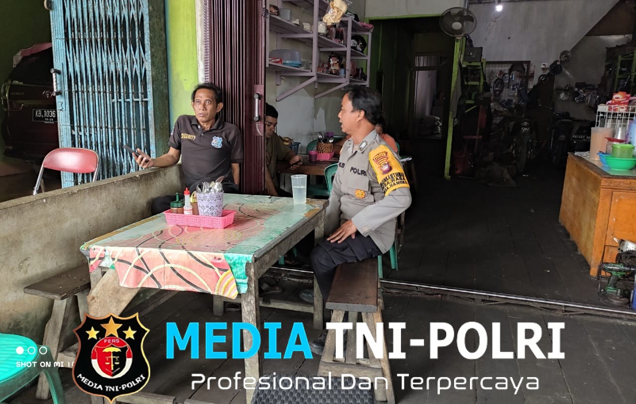Lewat Sambang Bhabinkamtibmas Polsek Menjalin Ajak Warga Wujudkan Kamtibmas Kondusif
