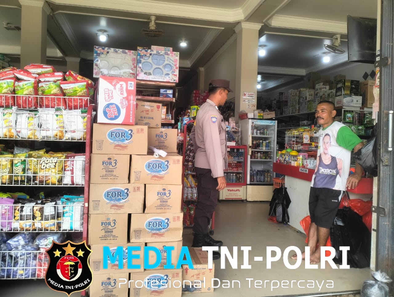 Jalin Keakraban dengan Warga Melalui Patroli Siang