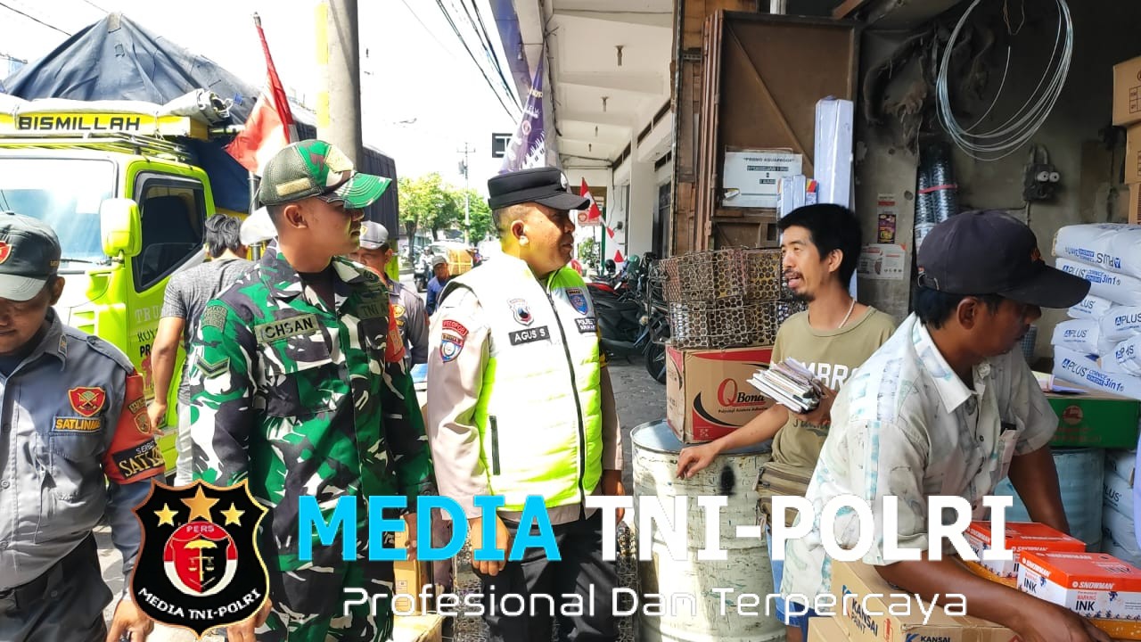 Utamakan Kondusifitas Wilayah Serengan, Babinsa dan Bhabinkamtibmas Gelar Patroli Siang