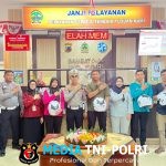 Peringati Hari Lalu Lintas, Satlantas Polres Wonogiri Bagi-bagi Helm di Samsat