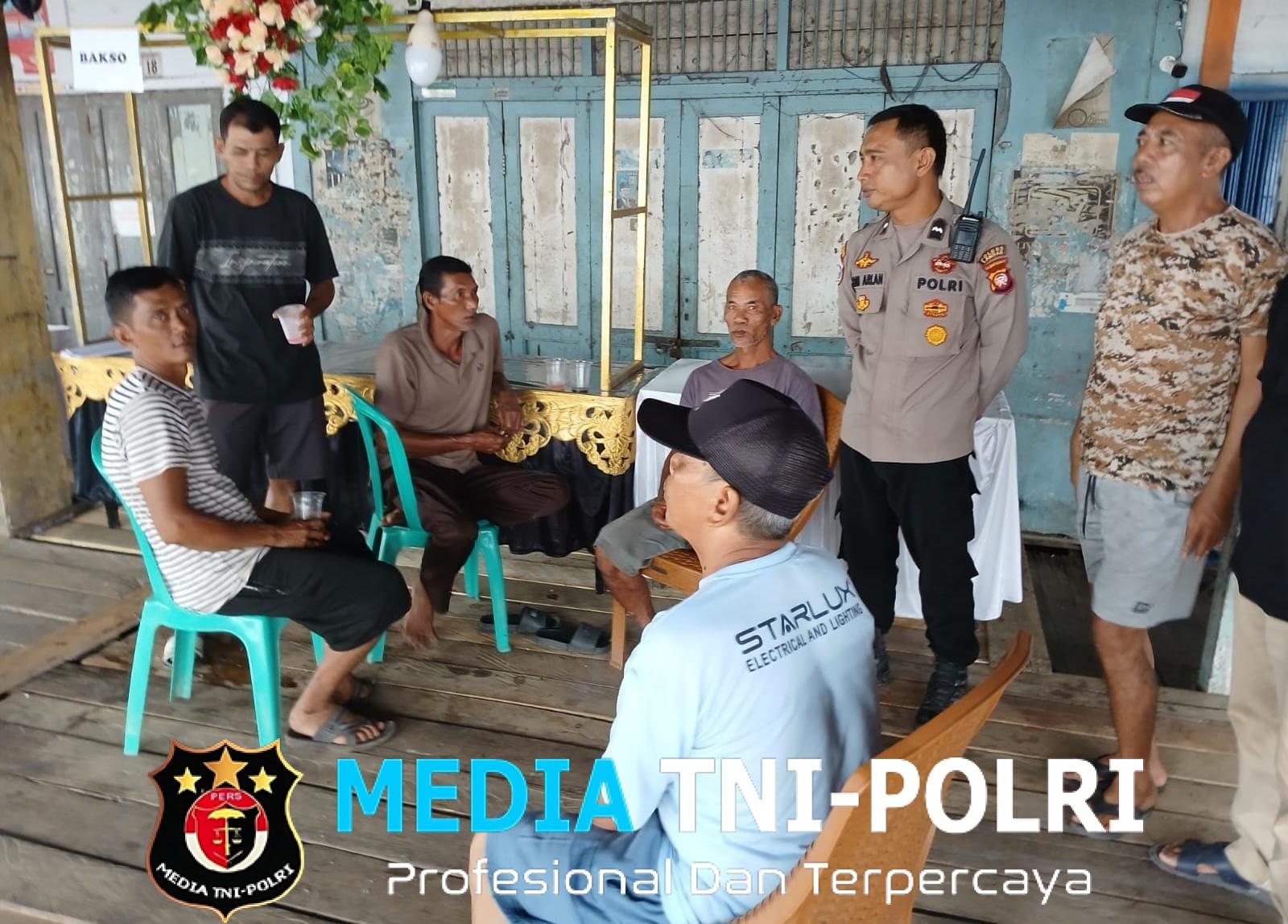 Kopi, Canda, dan Pesan Kamtibmas Wujud Patroli Siang Polsek Mandor
