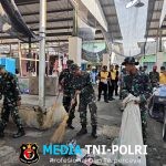 Peringati HUT TNI dan HUT Kodam IV/Dip, Kodim Sragen Bersih-bersih Pasar