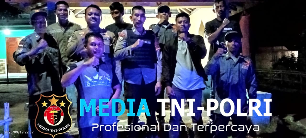 Dalam Menjaga Keamanan dan Ketertiban di masyarakat, Bhabinkamtibmas Sambangi Anggota Sat Linmas dan Aparatur Desa