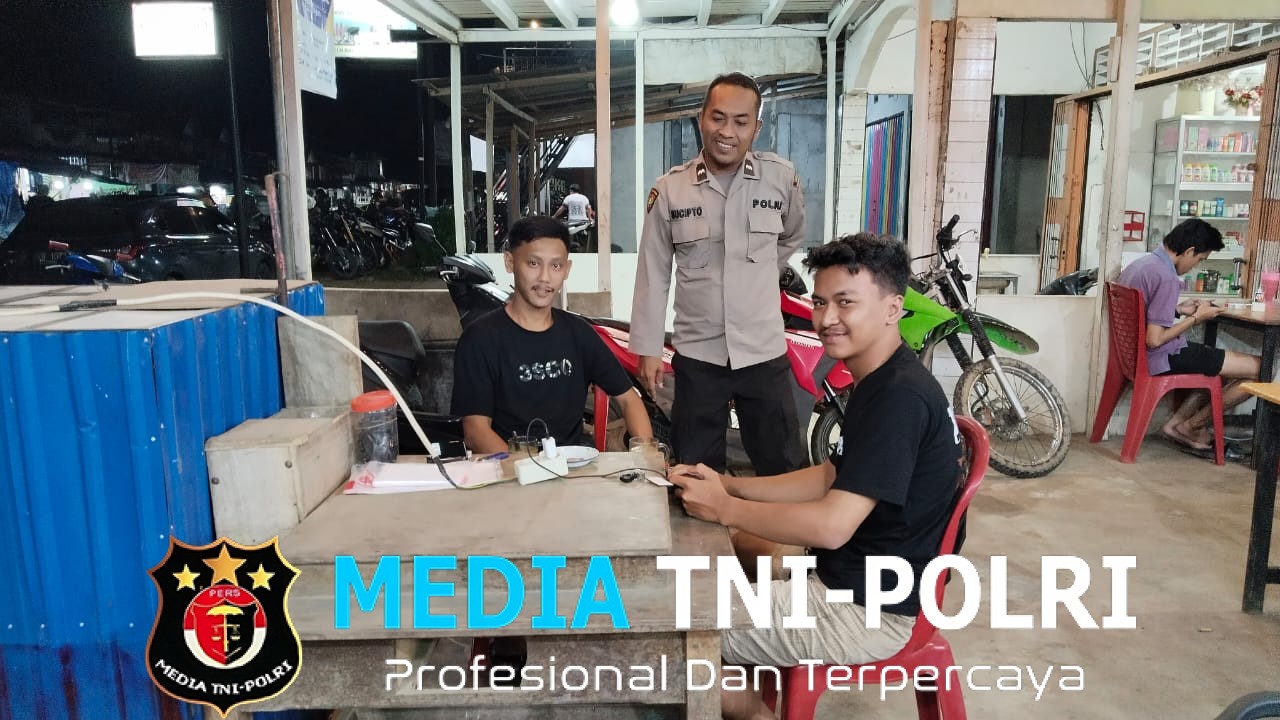 Jaga Pertokoan dari Aksi Kriminal, Polsek Sengah Temila Intensifkan Patroli Malam