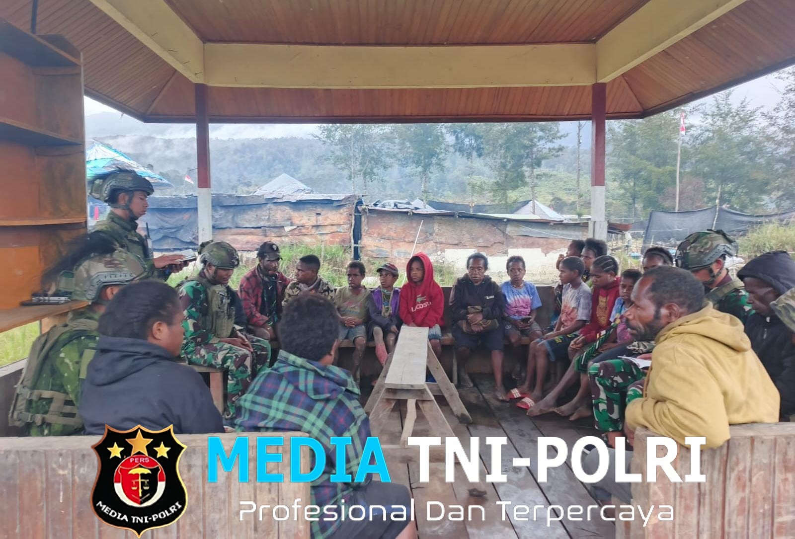 Di Lembah Omukia, TNI dan Warga Eronggobak Satu Hati dalam Ibadah dan Kasih