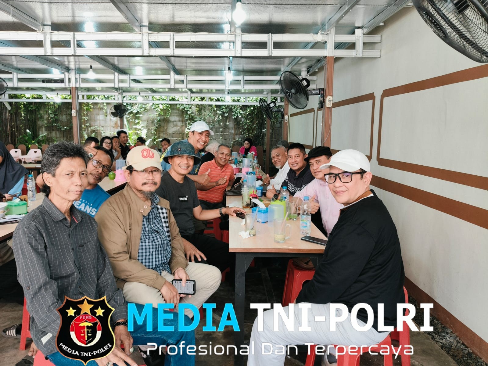Bidhumas Polda Kalbar Gelar Silaturahmi Bersama Peserta UKW, Perkuat Sinergi Polri dan Pers
