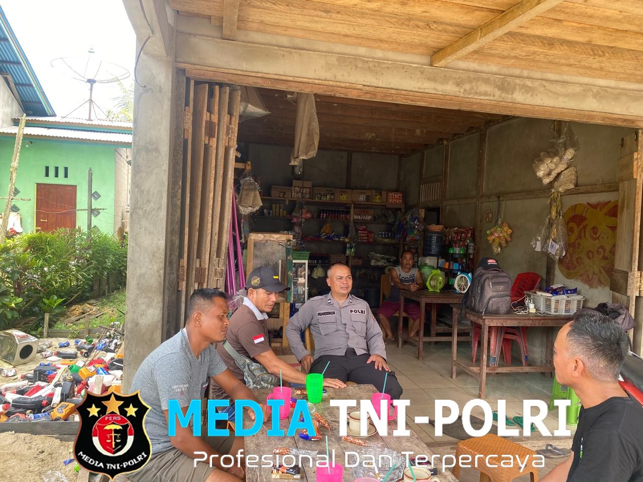 Personil Unit Samapta Polsek Meranti Laksanakan Patroli Siang, Sampaikan Pesan Kamtibmas