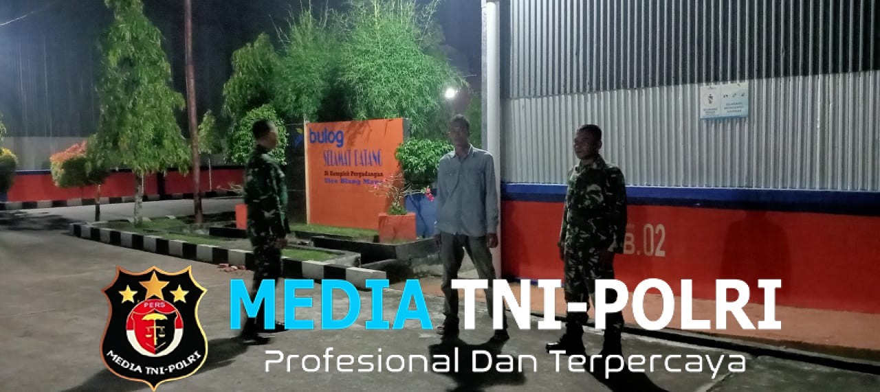 Patroli Malam di Blang Mangat, TNI Jaga Stabilitas dan Keamanan Warga