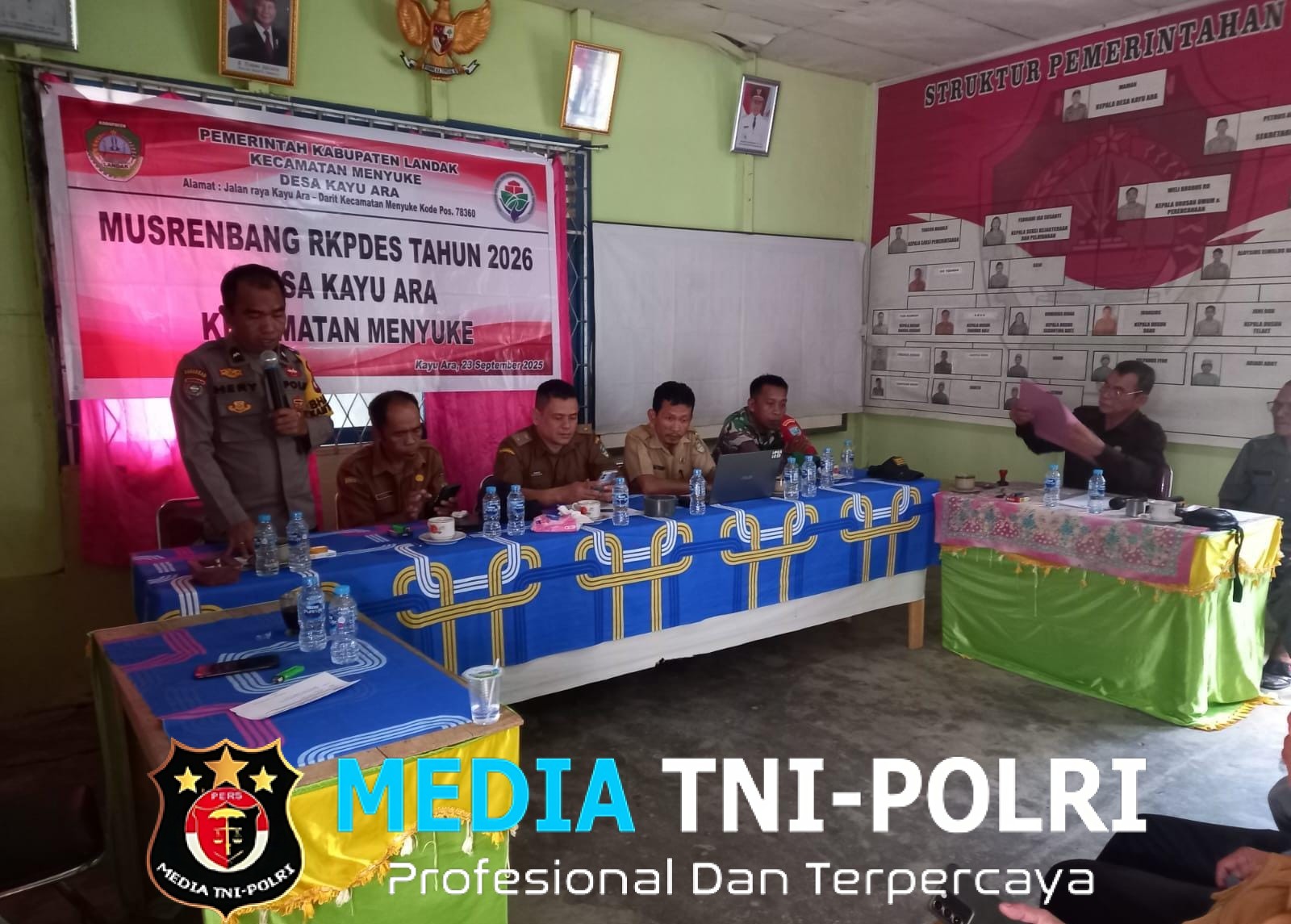 Bhabinkamtibmas Polsek Menyuke Hadiri Kegiatan Musyawarah Desa Tentang Penetapan Rencana Kerja