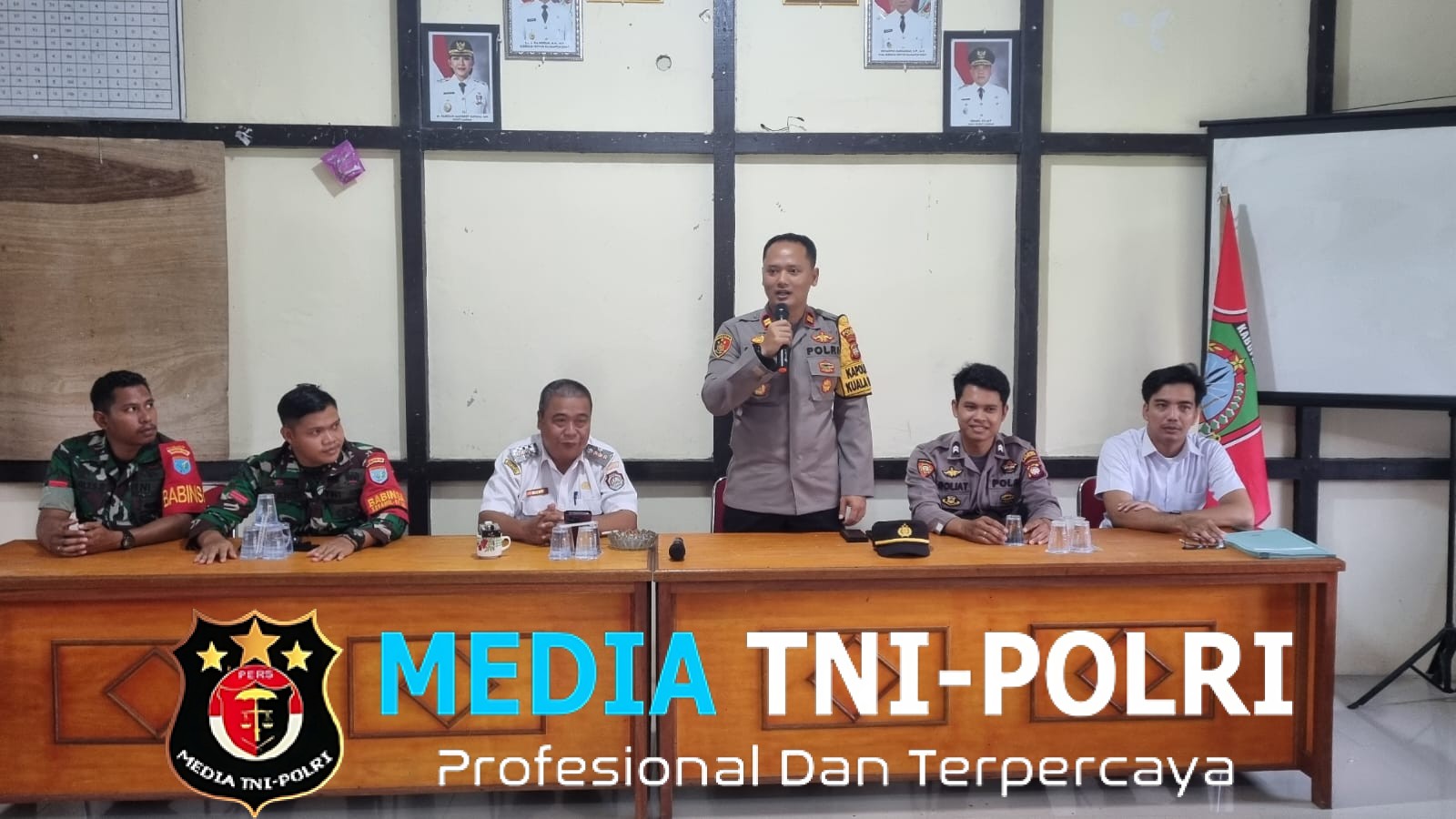 Kapolsek Kuala Behe Hadiri Rapat Pembubaran Panitia HUT-RI Tingkat Kecamatan Kuala Behe Tahun 2025
