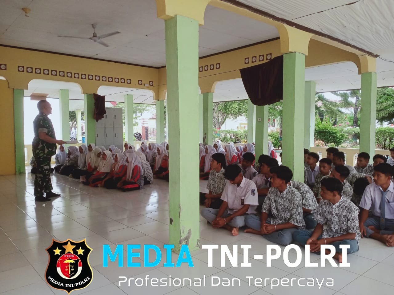 Babinsa Koramil 06/Samudera Tanamkan Wawasan Kebangsaan kepada Siswa SMA N 1