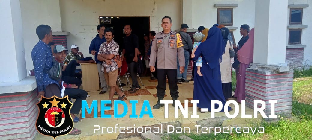 Kapolsek Sebangki Pastikan Keamanan Distribusi KKS PKH dan Sembako 2025