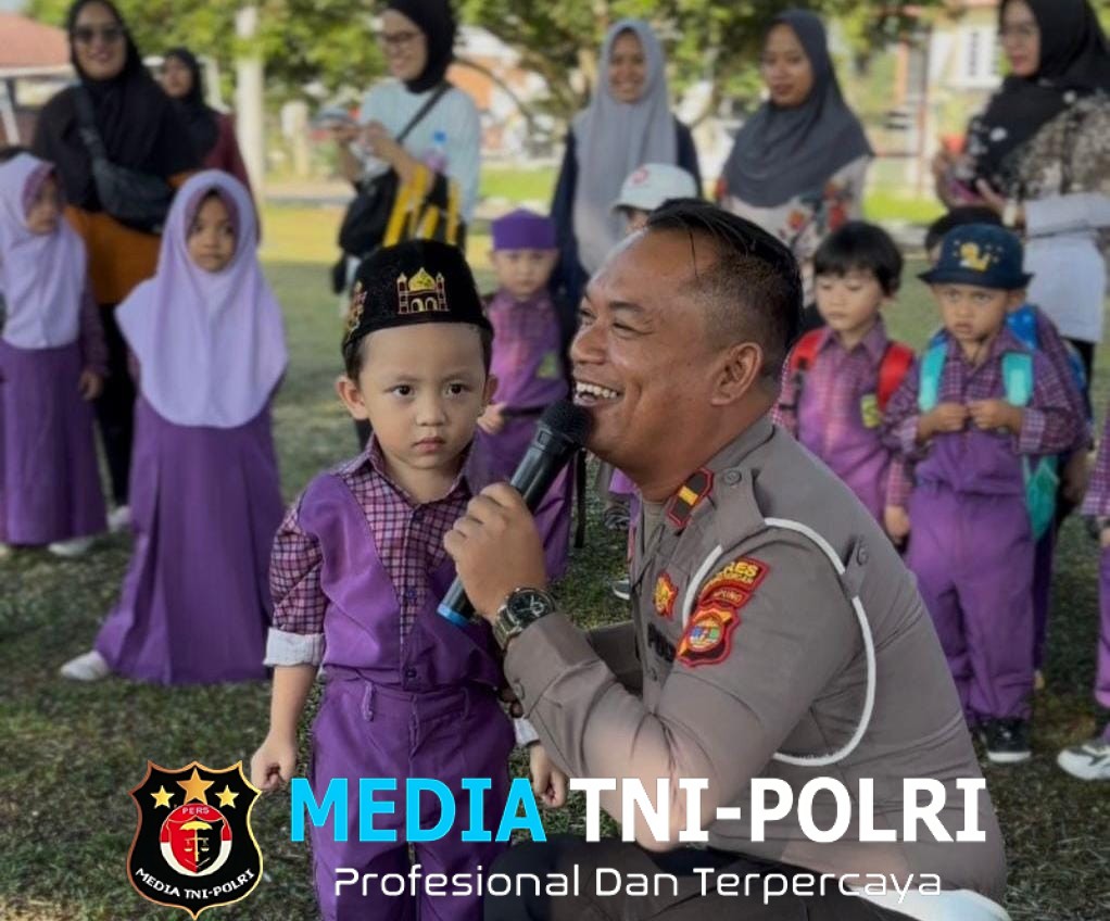 Polisi Sahabat Anak, Murid TK Smart Insani Yukum Jaya Kunjungi Mapolres Lampung Tengah Dengan Ceria