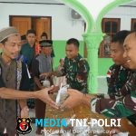 Satgas Yonif 131/Brajasakti Gelar Jumat Penuh Berkah di Perbatasan Papua