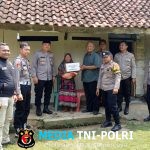 Naik Motor, Kapolsek Seputih Banyak Salurkan Bantuan Sosial Kepada Warga Kurang Mampu