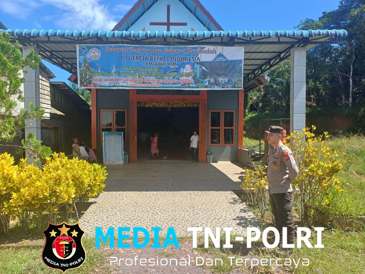 Polsek Meranti Amankan Ibadah Hari Minggu di Gereja, Ciptakan Rasa Aman dan Nyaman Bagi Jemaat Yang Melaksanakan Ibadah