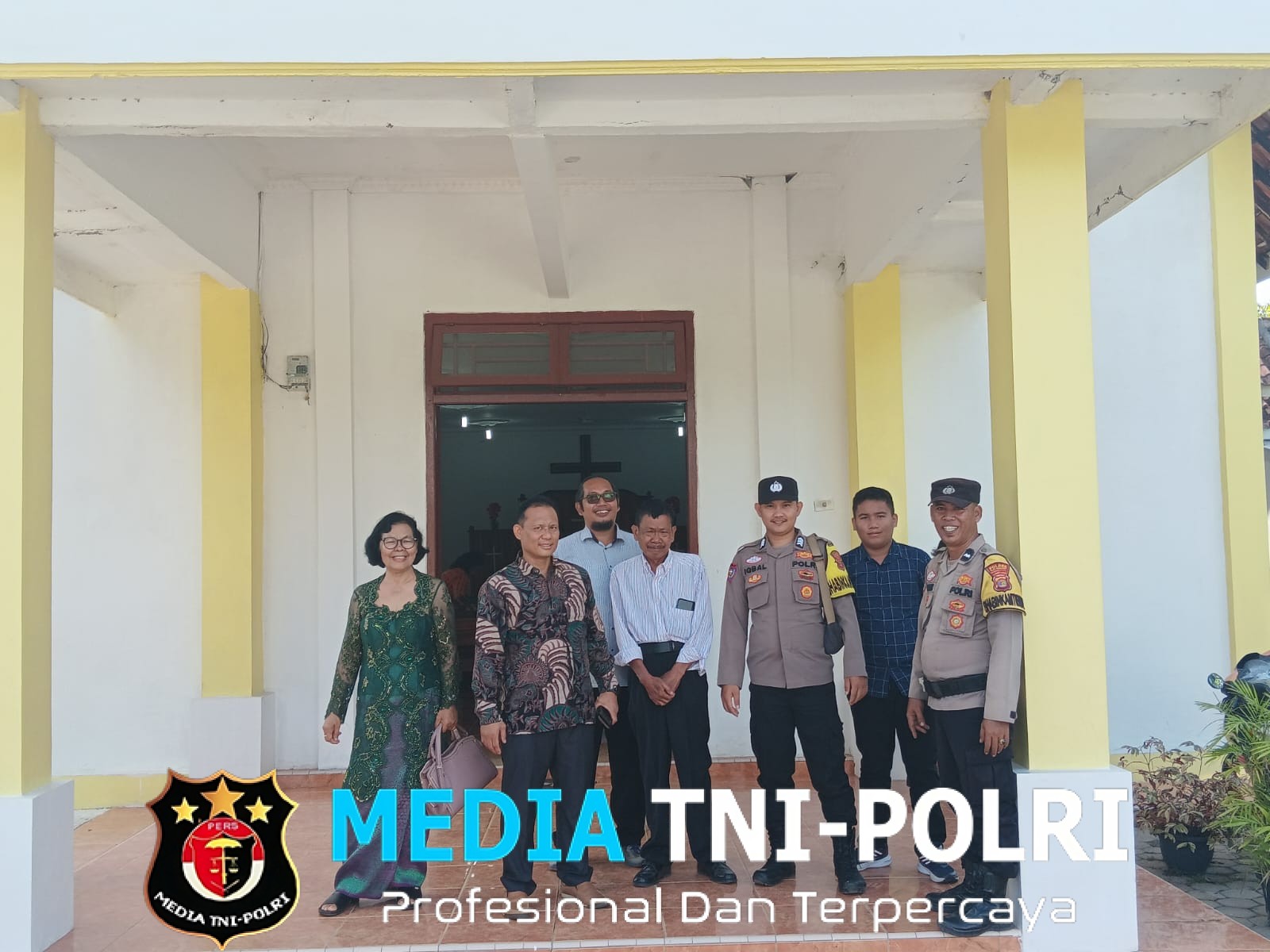 Polsek Tulang Bawang Tengah, Laksanakan Pengamanan Ibadah Gereja Minggu Kasih di Gereja GKSBS Immanuel Kelurahan Panaragan Jaya