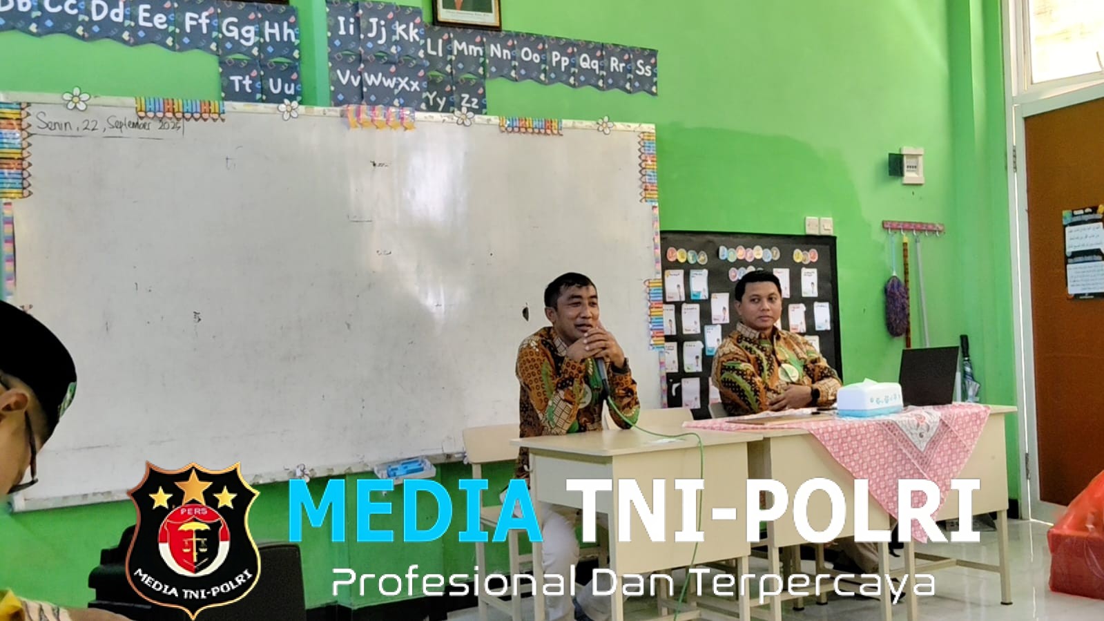 S2 Pendidikan Dasar Unusa Lakukan Pengmas Pelatihan Penggunaan Artificial Intelligence di DRI Ar-Rahmah