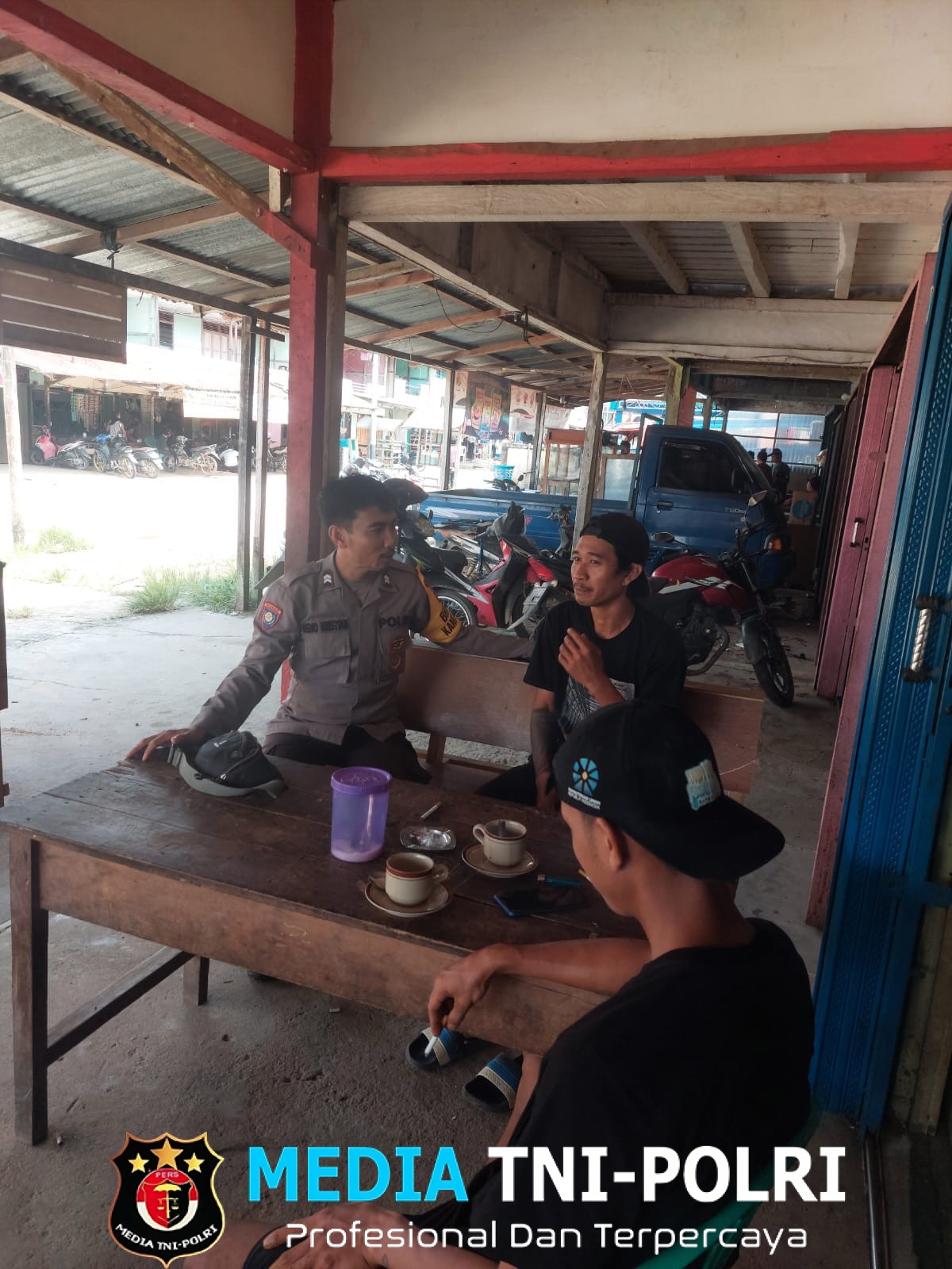 Bhabinkamtibmas Subsektor Sompak Sampaikan Pesan Kamtibmas