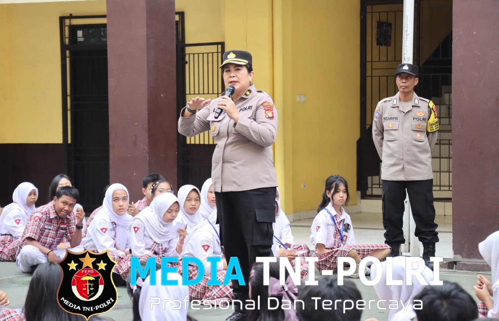 Polres Jakbar Hadir di Tengah Pelajar, Ingatkan Bahaya Tawuran dan Narkoba di SMK Yadika 2 Jakarta