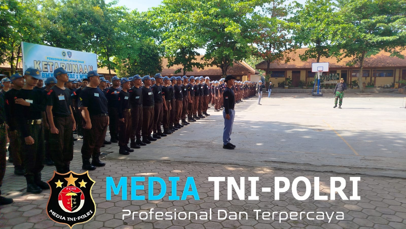 Babinsa Latih Tata Upacara Sekolah di SMK, Bentuk Karakter dan Disiplin Siswa