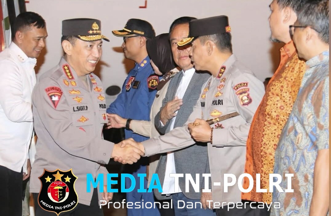 Kapolri Jenderal Polisi Listyo Sigit Prabowo Tiba di Palembang, Disambut Kapolda Sumsel dan Forkopimda