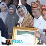 Kapolri Jenderal Listyo Sigit Terima Gelar Adat di Kabupaten OKU Timur