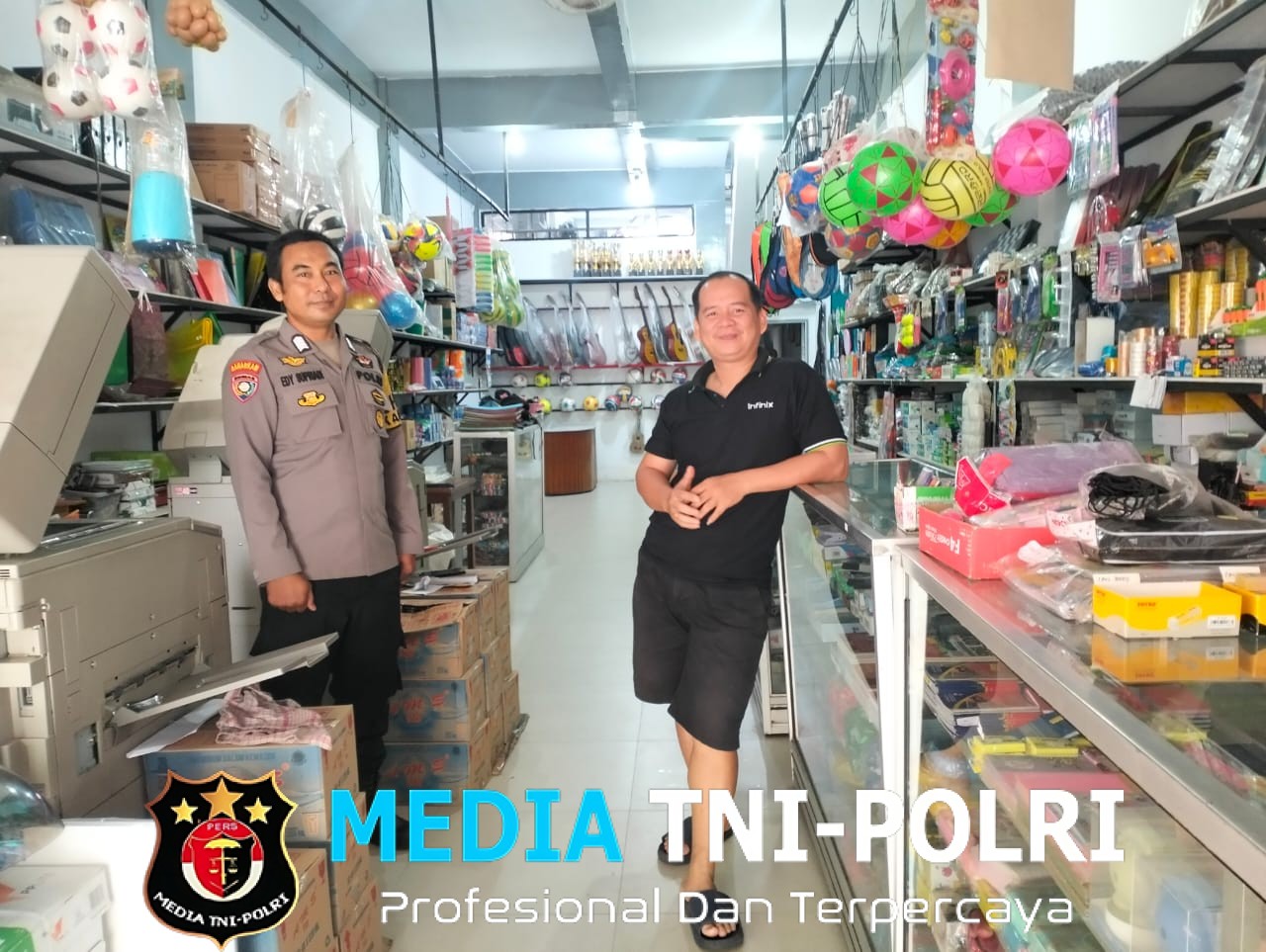 Sambil Berpatroli, Sambil Memberikan Pesan Kamtibmas Kepada Masyarakat Untuk Ciptakan Situasi Aman