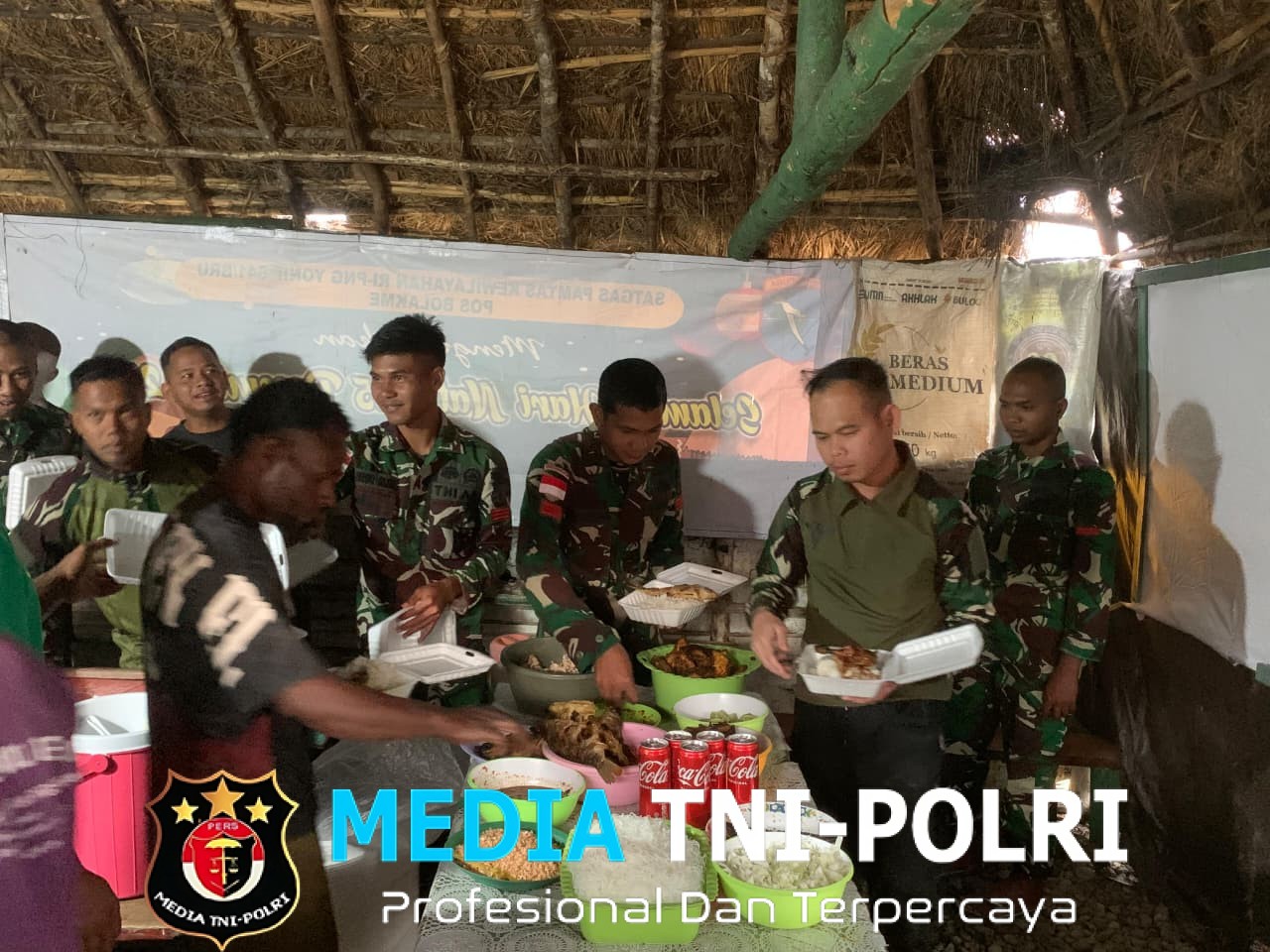 Tasyakuran Naik Pangkat Satgas Yonif 521 Berbagi Kebahagiaan dengan Masyarakat