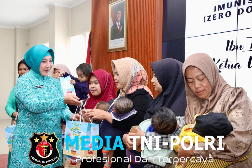 Ketum TP PKK Tri Tito Karnavian Buka Gebyar Imunisasi Anak dengan Zero Dose di Tasikmalaya