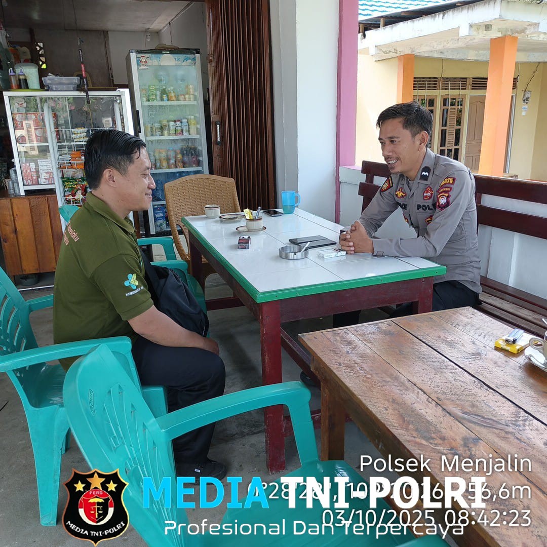 Kanit Sabhara Polsek Menjalin Lakukan Patroli Sekaligus Sambang Warga