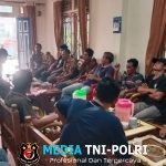 Melalui kegiatan Door To Door System, Bhabinkamtibmas Bripka Victorius Pridoni Sampaikan Pesan Kamtibmas Kepada Warganya